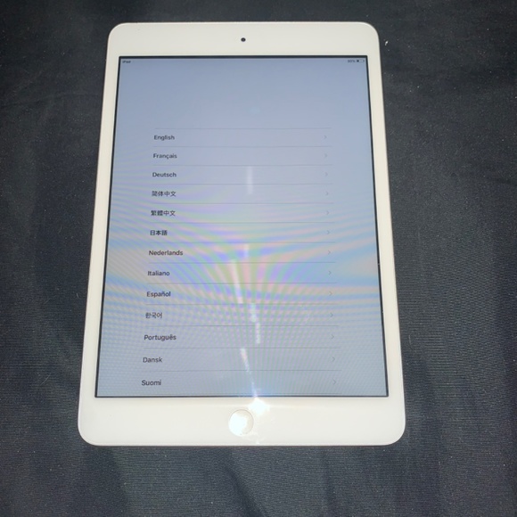 Unlocked Silver iPad mini 16GB - Picture 2 of 5